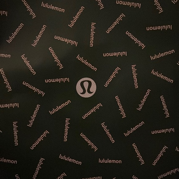 Large green lululemon bag - Picture 2 of 3